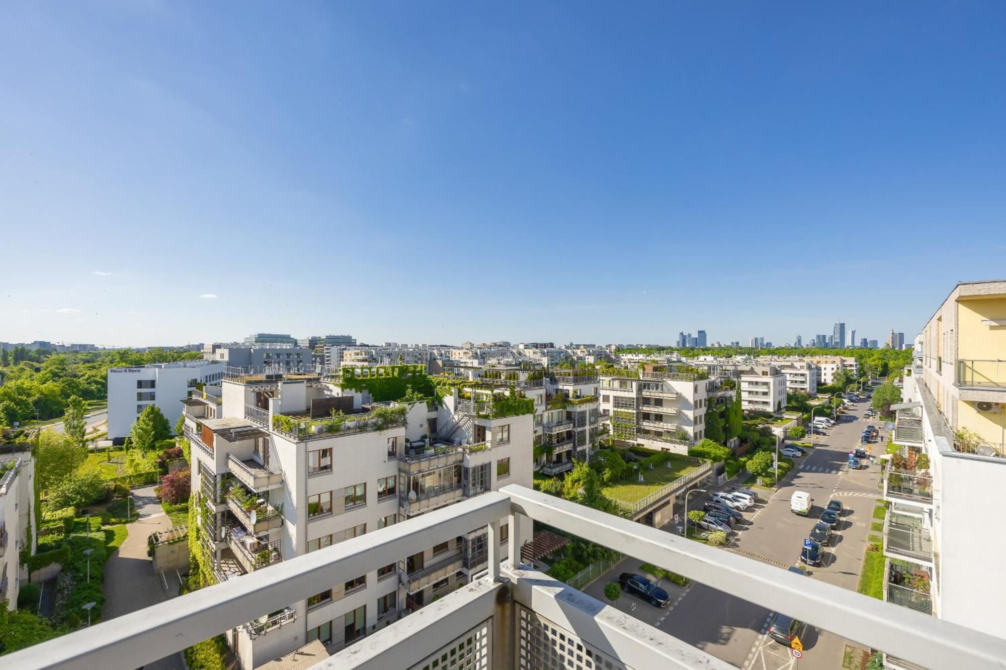 Luxury Four Bedroom With Parking & Balcony In Mokotow By Renters Prestige Apartament *