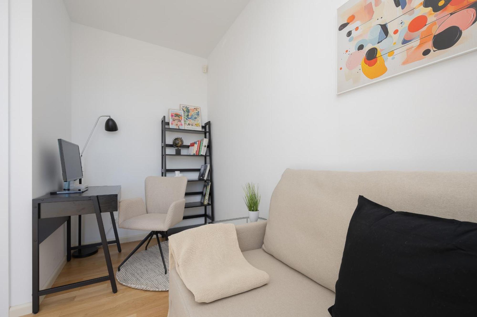 Luxury Four Bedroom With Parking & Balcony In Mokotow By Renters Prestige Apartament