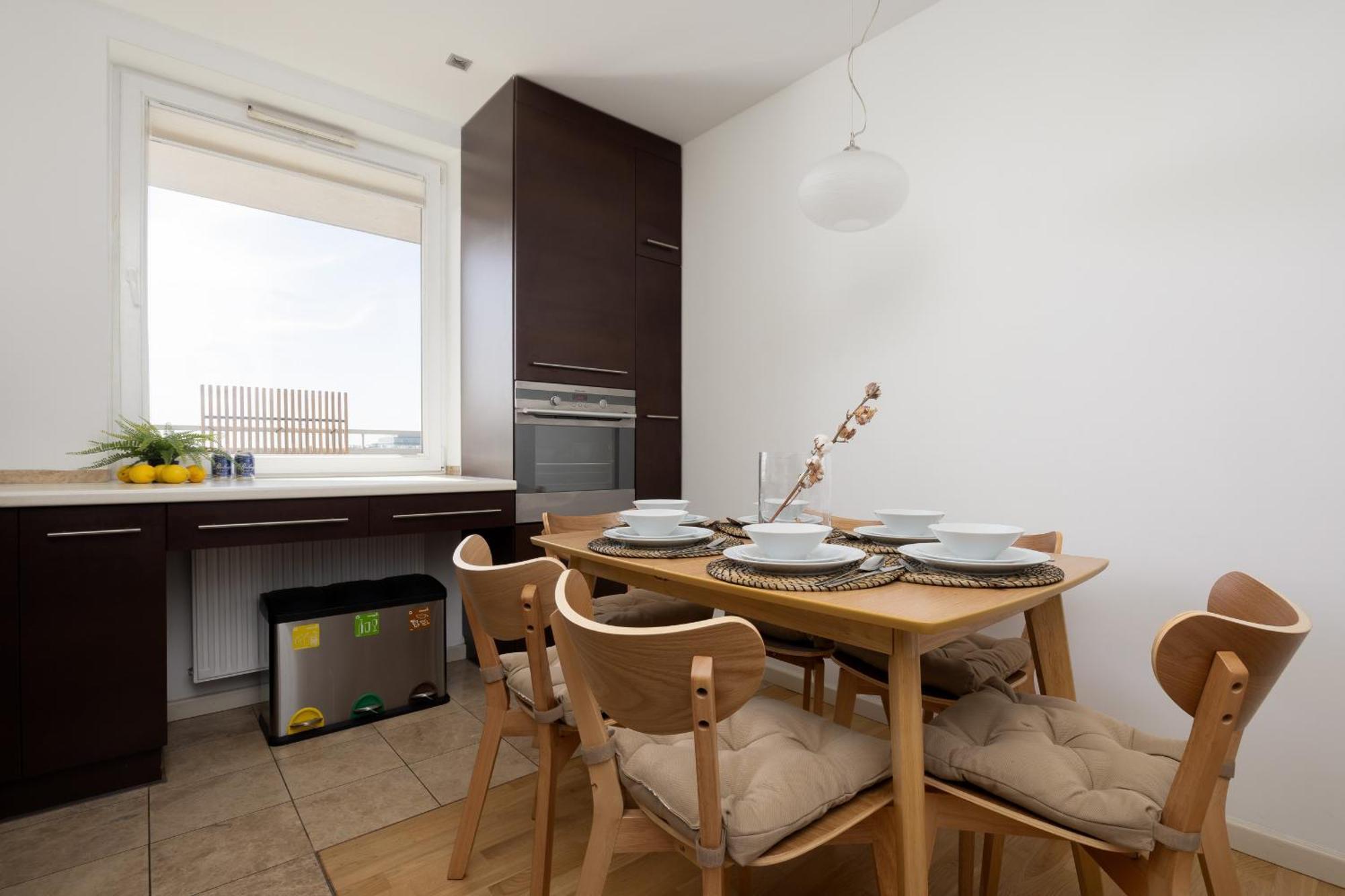Apartament Luxury Four Bedroom With Parking & Balcony In Mokotow By Renters Prestige