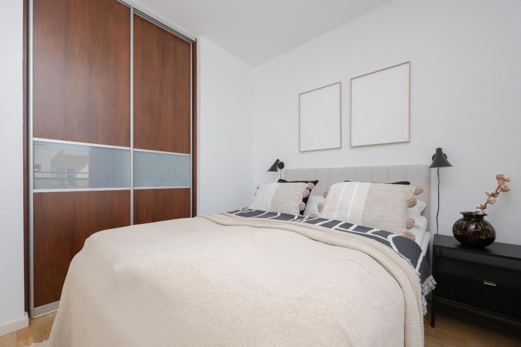 Luxury Four Bedroom With Parking & Balcony In Mokotow By Renters Prestige Apartament