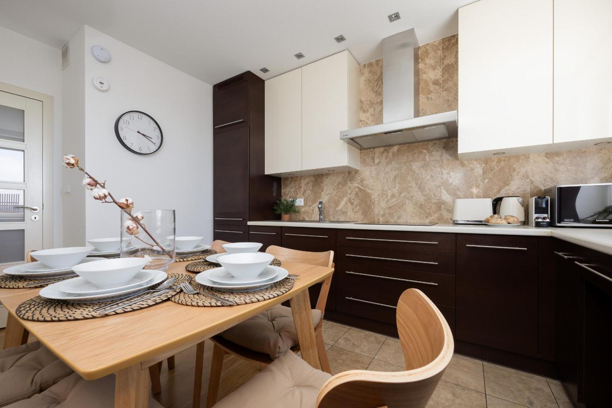 Luxury Four Bedroom With Parking & Balcony In Mokotow By Renters Prestige Apartament Warszawa